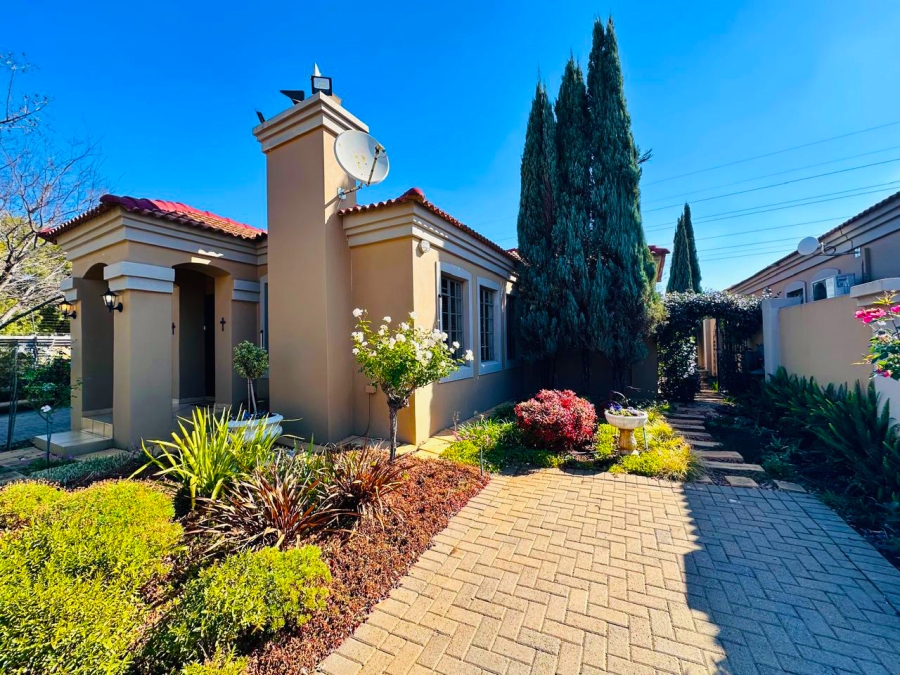3 Bedroom Property for Sale in Kannoniers Park North West